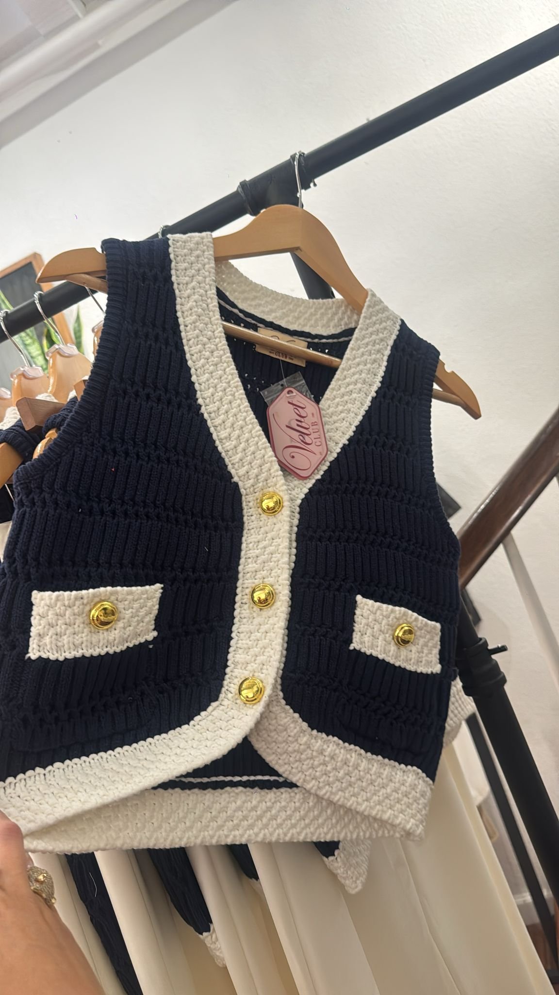 Cesarina Vest